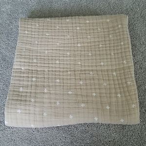 Little Unicorn Taupe Cross Muslin Quilt